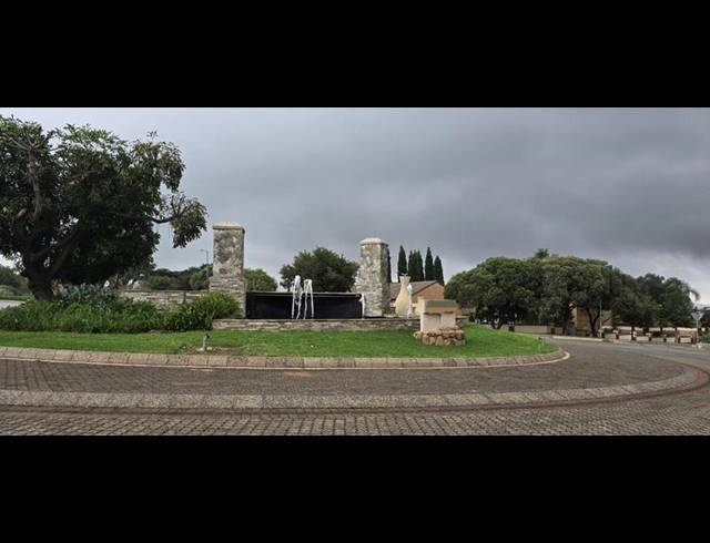 2 BEDROOM APARTMENT FOR SALE IN MOOIKLOOF RIDGE ESTATE